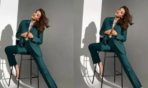 Kajal Aggarwal : కోట్ బటన్స్ విప్పి మరీ అదరగొడుతున్న కాజల్..