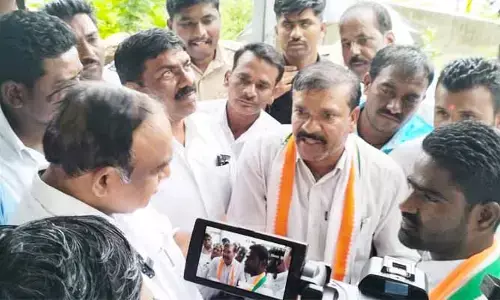 రైతులను మోసం చేయవద్దు.. ఎమ్మెల్యే సతీష్ ను కోరిన కాంగ్రెస్ నేతలు