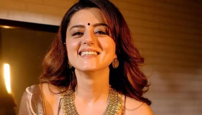 షారుఖ్, విజయ్ల ప్రేమకు ఫిదా అయిపోయా.. బాలీవుడ్ నటి షారుఖ్, విజయ్ల ప్రేమకు ఫిదా అయిపోయా.. బాలీవుడ్ నటి