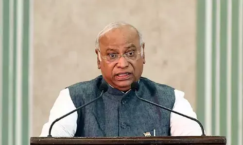 Kharge: గడువు ప్రకారమే ఎన్నికలు జరగాలి.. కాంగ్రెస్ చీఫ్ సంచలన వ్యాఖ్యలు