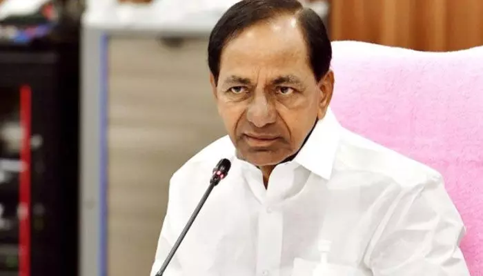 ఏడాది తర్వాత రాజ్ భవన్ గడప తొక్కనున్న కేసీఆర్.. ఎందుకంటే..? ఏడాది తర్వాత రాజ్ భవన్ గడప తొక్కనున్న కేసీఆర్.. ఎందుకంటే..?