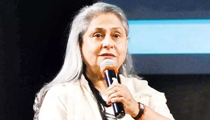 మణిపూర్ ఘటనపై సూపర్ స్టార్ భార్య షాకింగ్ కామెంట్స్ మణిపూర్ ఘటనపై సూపర్ స్టార్ భార్య షాకింగ్ కామెంట్స్