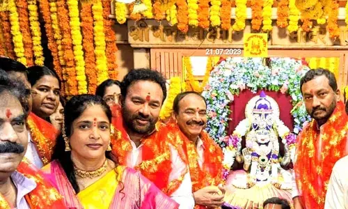 భాగ్య లక్ష్మి అమ్మవారి ఆలయంలో కిషన్ రెడ్డి ప్రత్యేక పూజలు