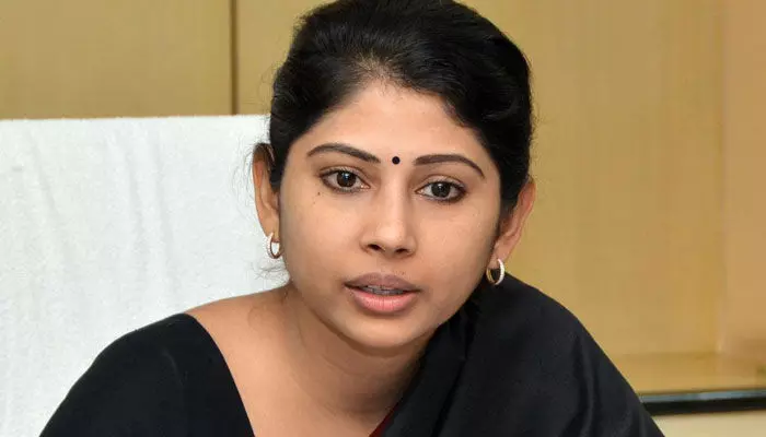 మణిపూర్ ఘటనపై స్పందించిన Smita Sabharwal మణిపూర్ ఘటనపై స్పందించిన Smita Sabharwal