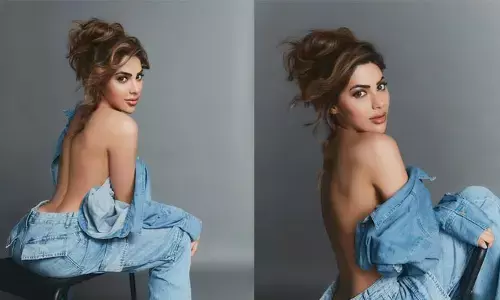 ఫ్రంట్, బ్యాక్ అదిరిందిలే.. చూపించి చూపించకుండా ఊరిస్తున్న నటి..