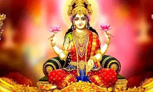 శ్రావణమాసంలో ఆడవాళ్లు ఈ  4 వస్తువులను దానం చేయొద్దు.. చేస్తే అంతే సంగతి!