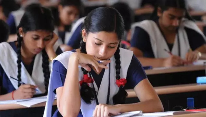 పీఎం యశస్వి పథకం పేద విద్యార్థులకు అద్భుత వరం పీఎం యశస్వి పథకం పేద విద్యార్థులకు అద్భుత వరం