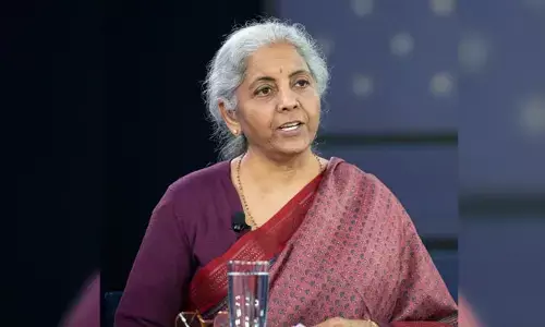 రుణ వసూళ్లలో బ్యాంకులు సున్నితంగా వ్యవహరించాలి: Nirmala Sitharaman!
