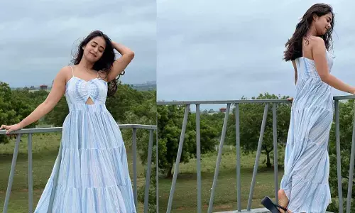 క్యూట్ స్మైల్‌తో ప్రకృతి అందాలను ఆస్వాదిస్తున్న Deepthi Sunaina !