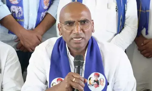 పోలీసులను బూతులు తిట్టండి.. మంత్రి పదవులు కొట్టండి: R. S. Praveen Kumar