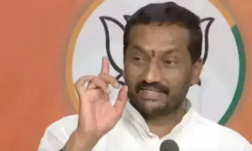 హరీష్ రావు, కేసీఆర్ ఎవరు వచ్చినా బీజేపీలోకి స్వాగతిస్తా..  ఎంపీ రఘునందన్ రావు హాట్ కామెంట్స్