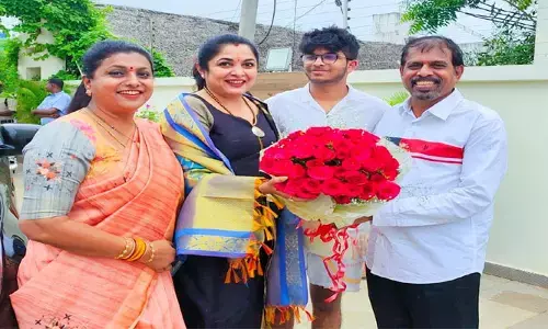 మంత్రి రోజాకు రమ్యకృష్ణ సపోర్ట్ : బండారుది క్షమించరాని నేరంటూ మండిపాటు