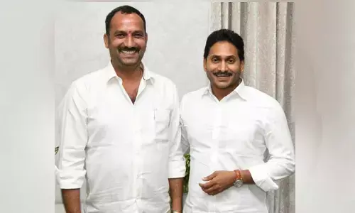 సీఎం జగన్ ను కలిసిన డిప్యూటీ మేయర్ రూప్ కుమార్ యాదవ్