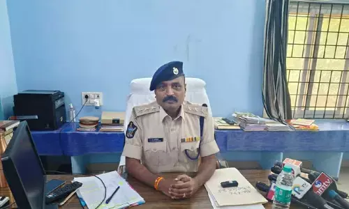 మహిళపై అసభ్యకరంగా ప్రవర్తించిన హోంగార్డ్ సస్పెండ్