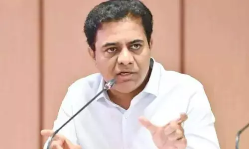 వరద బాధితులకు అండగా నిలవండి.. పార్టీ శ్రేణులకు కేటీఆర్ పిలుపు