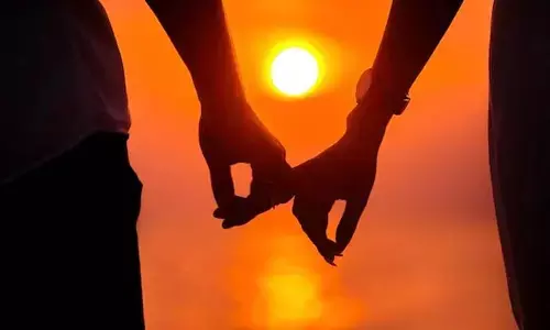 Interfaith Relationship : ముస్లిం యువకుడితో హిందూ యువతి సహ జీవనం.. హైకోర్టు కీలక వ్యాఖ్యలు