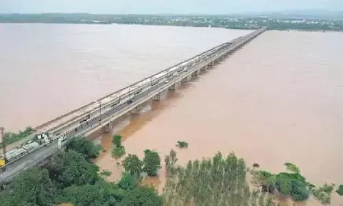 Breaking: భద్రాచలం వద్ద పోటెత్తిన గోదావరి.. 47 అడుగులు దాటిన నీటిమట్టం