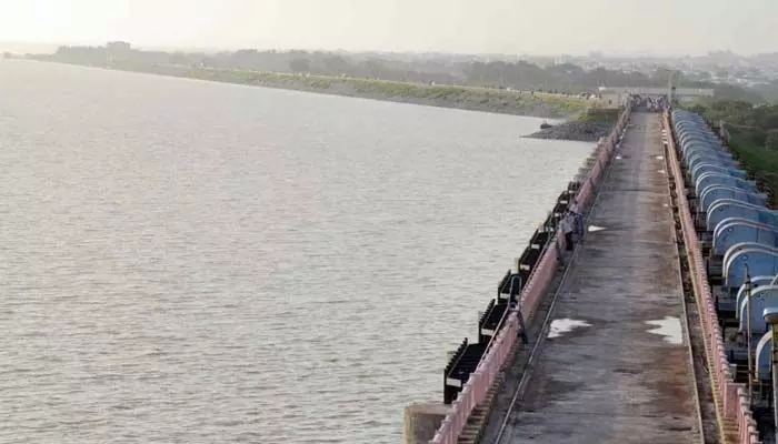 Lower Manair Dam | Karimnagar :ఎల్ఎండికి క్రమంగా పెరుగుతున్న వరద Lower Manair Dam | Karimnagar :ఎల్ఎండికి క్రమంగా పెరుగుతున్న వరద
