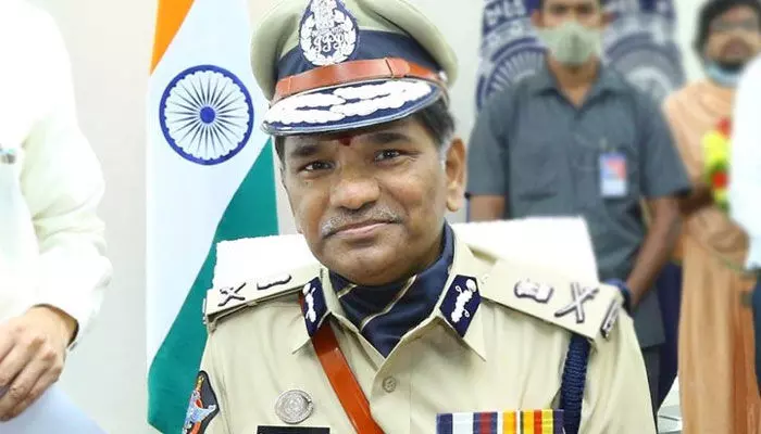 చంద్రబాబు లేఖపై డీజీపీ సీరియస్... విచారణకు ఆదేశం చంద్రబాబు లేఖపై డీజీపీ సీరియస్... విచారణకు ఆదేశం