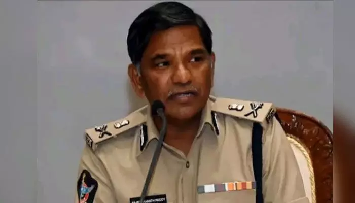 మహిళల మిస్సింగ్పై నిర్లక్ష్యం వద్దు.. బాధ్యతతో మెలగండి: డీఎస్పీలతో డీజీపీ రాజేంద్రనాథ్ రెడ్డి మహిళల మిస్సింగ్పై నిర్లక్ష్యం వద్దు.. బాధ్యతతో మెలగండి: డీఎస్పీలతో డీజీపీ రాజేంద్రనాథ్ రెడ్డి