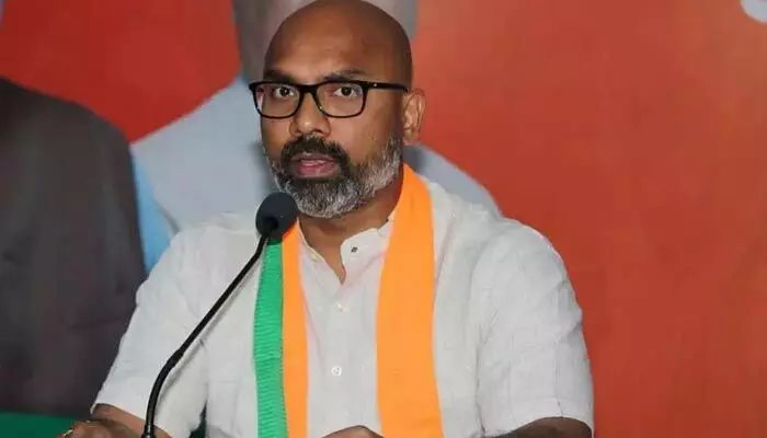 కాంగ్రెస్ స్టీరింగ్ బీఆర్ఎస్ చేతిలో.. బీజేపీ ఎంపీ ధర్మపురి అరవింద్ కాంగ్రెస్ స్టీరింగ్ బీఆర్ఎస్ చేతిలో.. బీజేపీ ఎంపీ ధర్మపురి అరవింద్