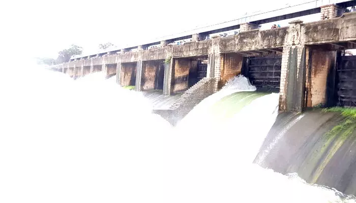 Nizam Sagar : నిజాంసాగర్ ప్రాజెక్టు 4 గేట్ల ఎత్తి వేత Nizam Sagar : నిజాంసాగర్ ప్రాజెక్టు 4 గేట్ల ఎత్తి వేత