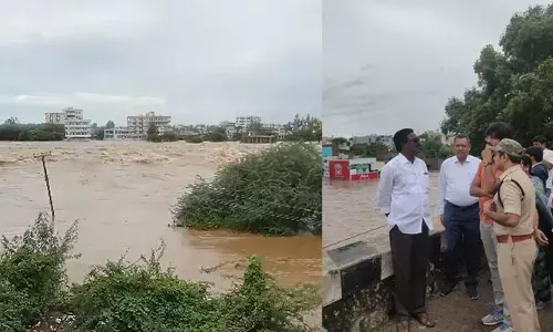 khammam Munneru River :ఖమ్మంలో మున్నేరు ఉగ్రరూపం.. సహాయక చర్యల్లో పోలీస్‌లు