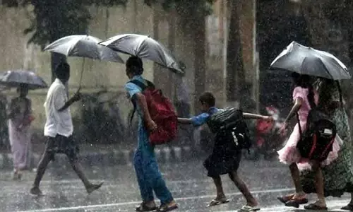 Andhra Pradesh Weather Update : ఏపీలో భారీ వర్షాలు.. కీలక నిర్ణయం తీసుకున్న విద్యాశాఖ