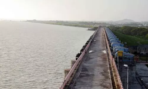 Mid Manair Dam : ఎల్ఎండి‌కి పెరుగుతున్న వరద.. హెచ్చరిక జారీ చేసిన అధికారులు