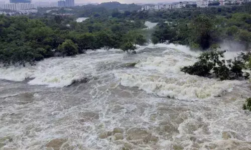 Hyderabad floods : అధికారుల కీలక నిర్ణయం.. మూసీ పరివాహక ప్రాంతాలకు అలర్ట్