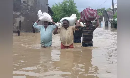 పోటెత్తిన వరద.. జల దిగ్బంధంలో గ్రామాలు