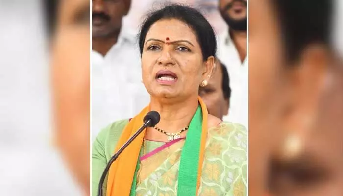 అడ్డగోలుగా వందల ఫ్లోర్లకు అనుమతి ఇచ్చేది అందుకే: DK Aruna అడ్డగోలుగా వందల ఫ్లోర్లకు అనుమతి ఇచ్చేది అందుకే: DK Aruna