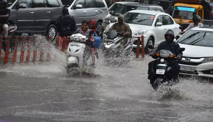 Breaking: హైదరాబాద్‌లో భారీ వర్షం.. ఖైరతాబాద్ జంక్షన్‌లో పరిస్థితి ఇంత దారుణమా? (ఫొటోలు)