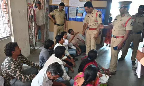 గురుకుల అభ్యర్థులకు హెలికాప్టర్ సౌకర్యం కల్పించాలి.. ఏఐవైఎఫ్, డీవైఎఫ్ఐ, పీవైఎల్ డిమాండ్