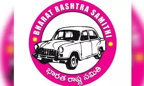 గ్రూపులుగా విడిపోయిన BRS.. సిట్టింగ్‌కు కష్టమే..!