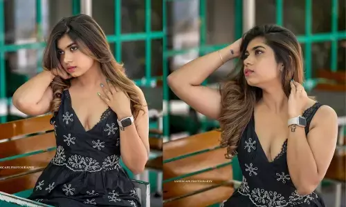 కారులో బట్టలు విప్పి చూపిస్తున్న రీతూ చౌదరి.. అందాలన్నీ లూజ్ అయ్యాయని..