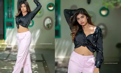 Rithu Chowdary : లేలేత అందాలకు అల్లాడిపోతున్న కుర్రకారు