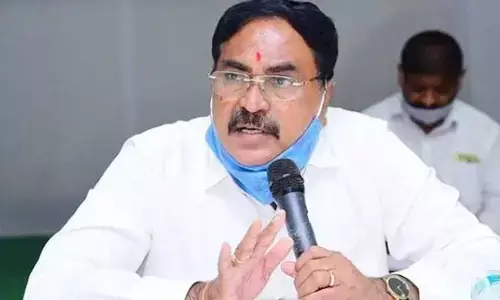 మంత్రి ఎర్రబెల్లి దయాకర్​రావుపై హెచ్‌ఆర్‌సీలో కంప్లైంట్