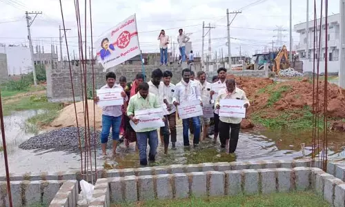 సీఎం జగన్ ఇచ్చే ఇళ్లన్నీ ఓ బూటకం.. జనసేన నేత అక్కల గాంధీ