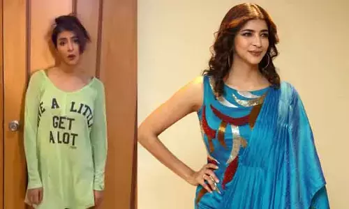 బెడ్ రూమ్ లో డ్రెస్ చేంజ్ చేసుకునే వీడియో షేర్ చేసిన మంచు లక్ష్మి..
