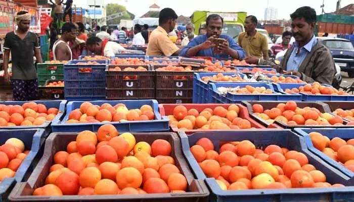 Tomato prices : టమటా @ 250.. ఢిల్లీలో చుక్కలు చూపిస్తున్న ధరలు