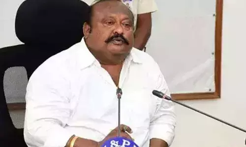 బీసీ పోస్ట్ మెట్రిక్ హాస్టళ్లకూ కాస్మోటిక్స్.. మంత్రి గంగుల కమలాకర్​