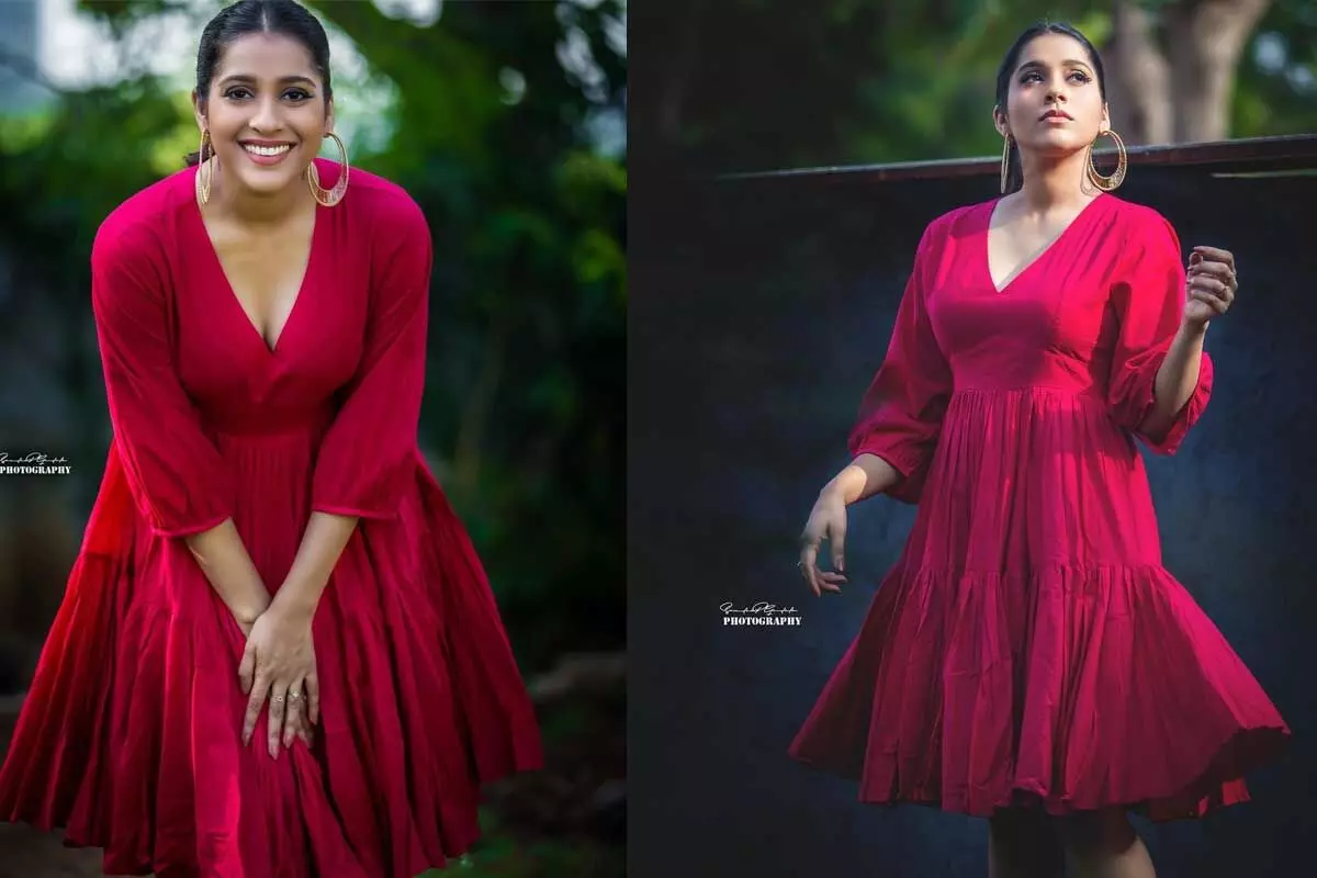 Rashmi Gautam: ఒంపు సొంపులు చూపిస్తూ..పరువాలు ఒలకబోసిన రష్మి గౌతమ్ Rashmi Gautam: ఒంపు సొంపులు చూపిస్తూ..పరువాలు ఒలకబోసిన రష్మి గౌతమ్