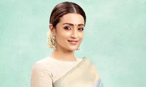 త్రిష 20ఏళ్ల కెరీర్‌పై ఖుష్బూ ప్రశంసలు.. మేల్ సూపర్ స్టార్ అంటూ