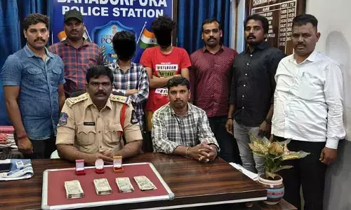 పట్టపగలే చోరీలు.. ఇద్దరి అరెస్ట్​