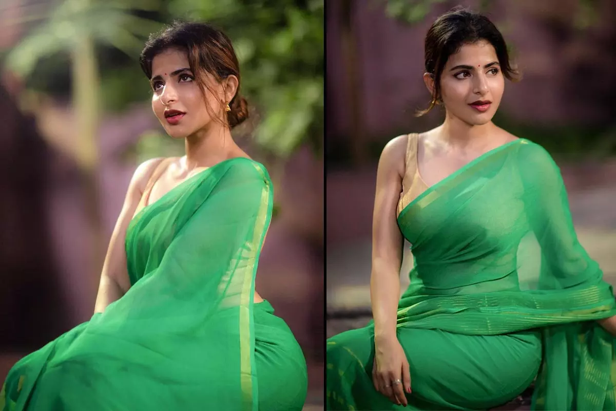 Iswarya Menon: అదిరే ఒంపులతో..మెస్మరైజింగ్ లుక్స్ తో కిక్కెక్కిస్తోన్న ఐశ్వర్య మీనన్..