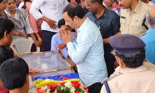 ఆర్టీసీ ఉద్యోగుల కష్టాలపై గద్దర్ పాట రాసి సంస్థకు అంకితం చేస్తానన్నారు: సజ్జనార్