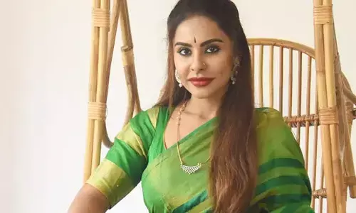 సంసార పక్షంగా మారిపోయిన శ్రీరెడ్డి!