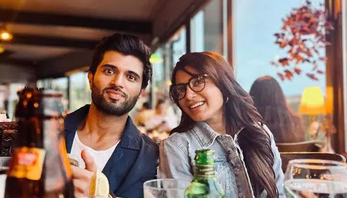 రాత్రుళ్లు ఒకే ఇంట్లో గడుపుతున్న సమంత, విజయ్ దేవరకొండ.. టాలీవుడ్లో కొత్త సెక్సీ జంట.. రాత్రుళ్లు ఒకే ఇంట్లో గడుపుతున్న సమంత, విజయ్ దేవరకొండ.. టాలీవుడ్లో కొత్త సెక్సీ జంట..