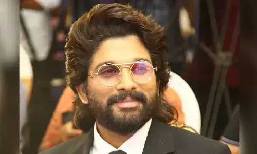 పాలిటిక్స్‌లోకి బన్నీ.. బీఆర్ఎస్ తరపున బరిలోకి..